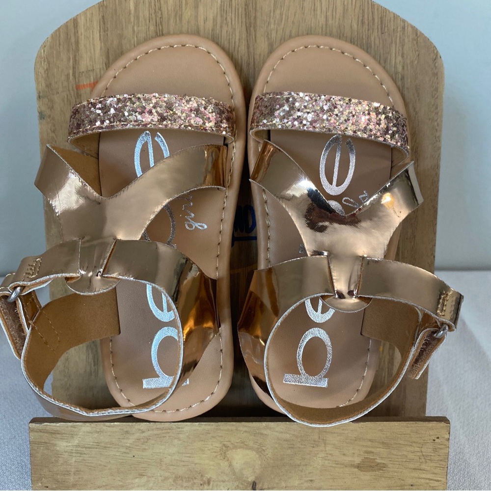 Bebe Baby Girls Gold Sparkle Glitter Mettallic Sandals size 8